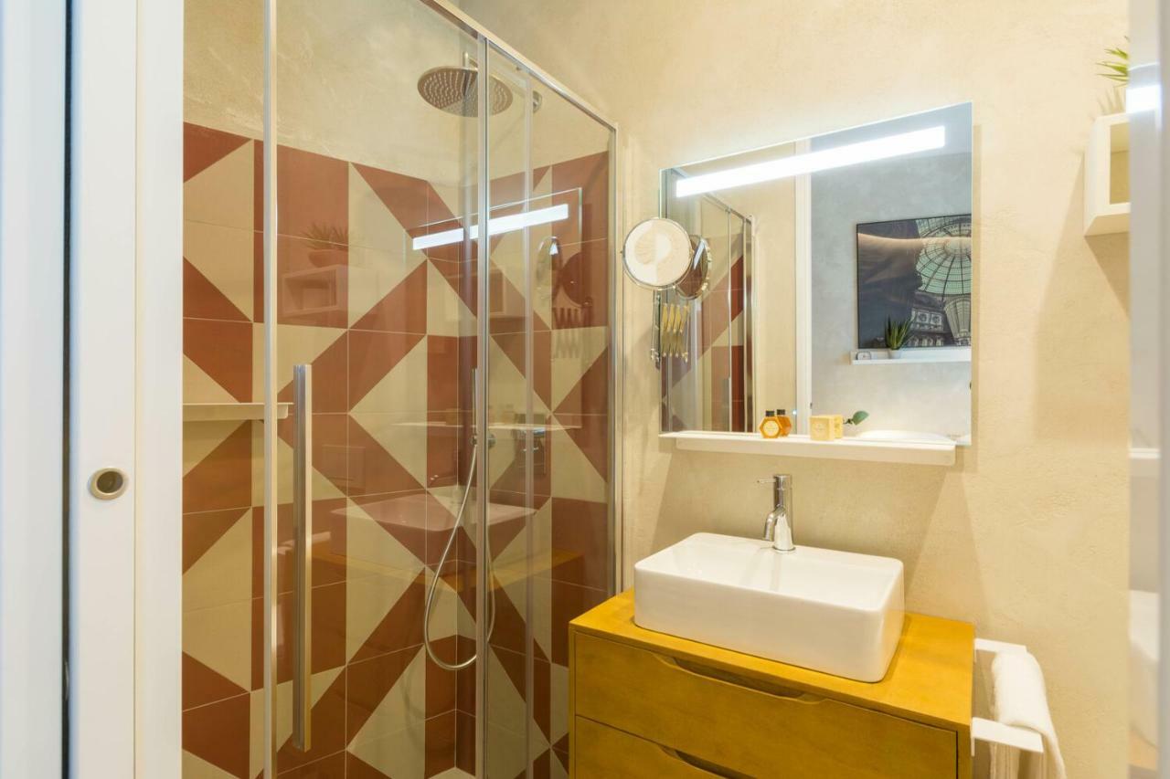 Duomo Deluxe Room Милано Екстериор снимка